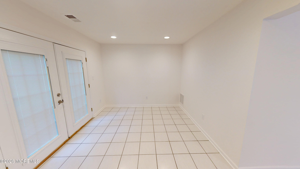 1 Amherst Court - Photo 5
