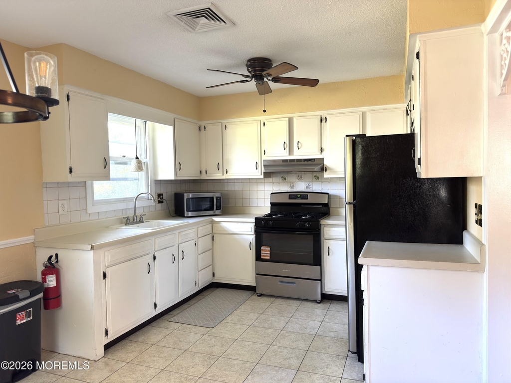 931 Cypress Avenue - Photo 6