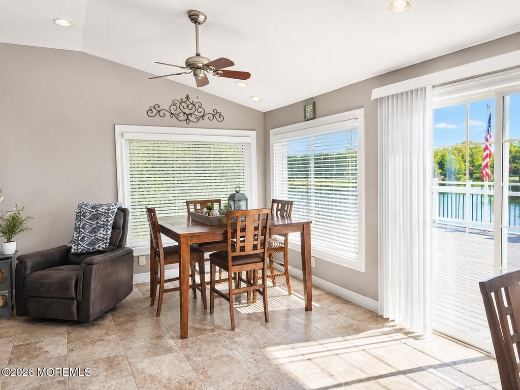25 Travelers Way - Photo 3