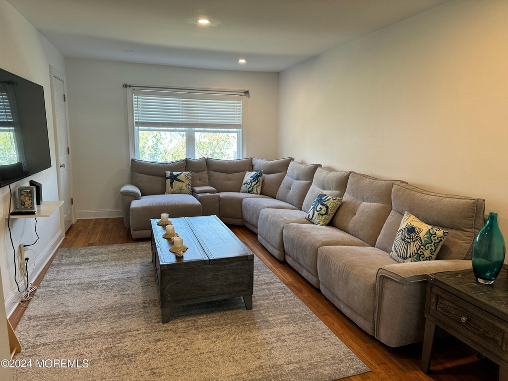 31 Cedar Avenue - Photo 1