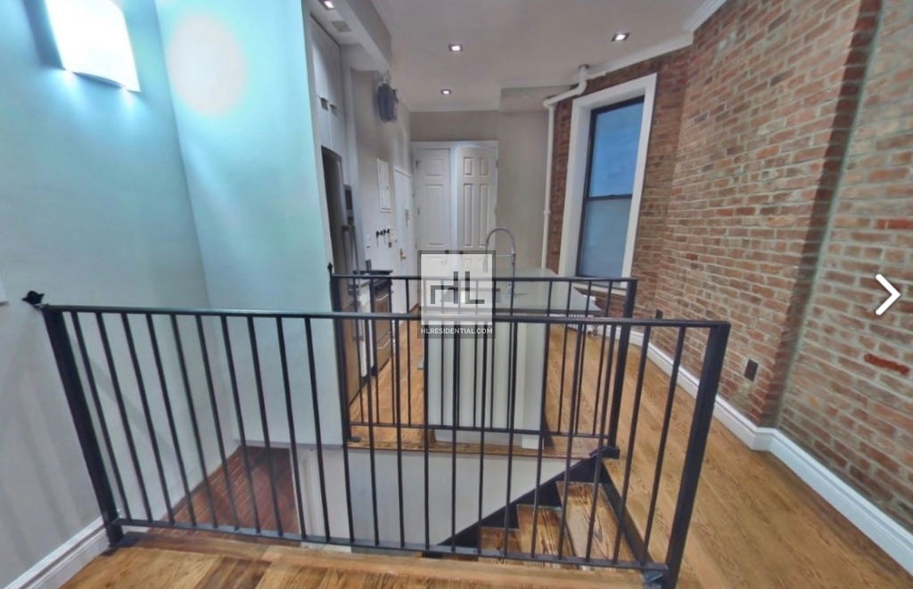 Mott Street - Photo 4