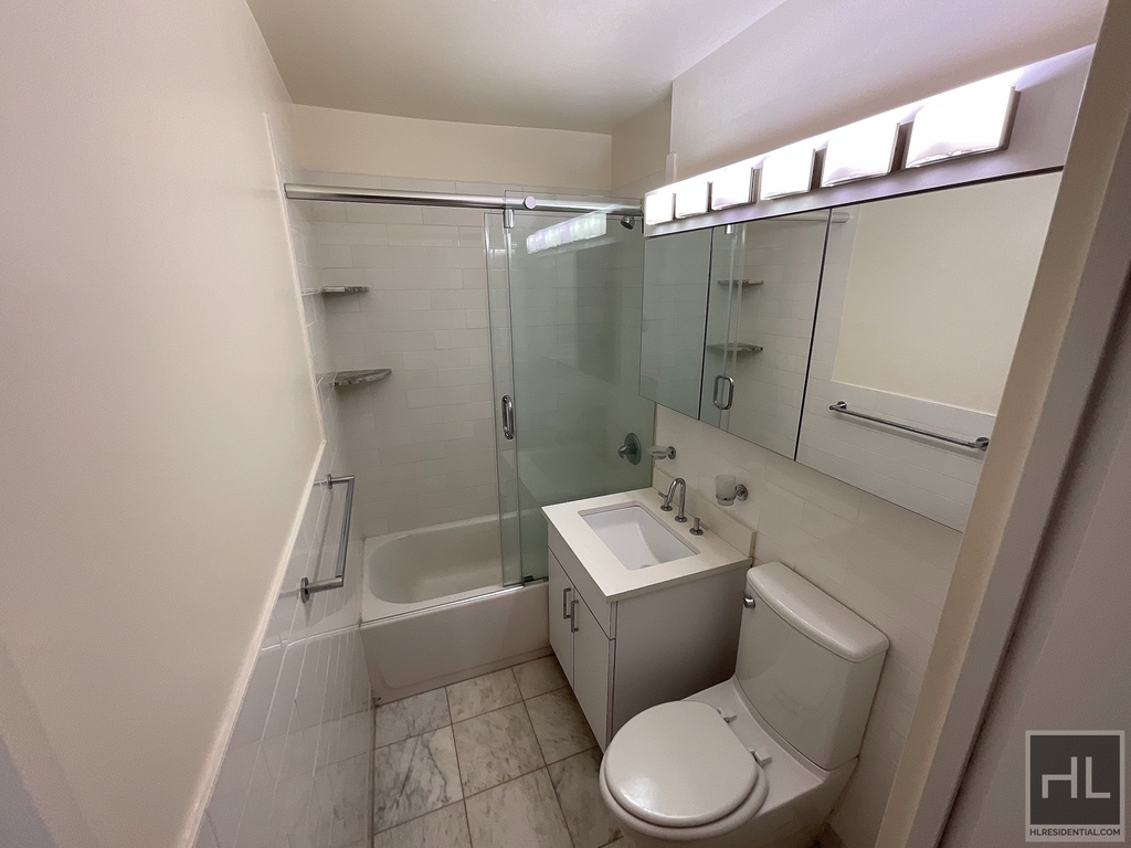 West 22 Street - Photo 3