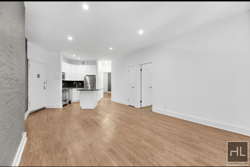 East 95 Street - Photo 0