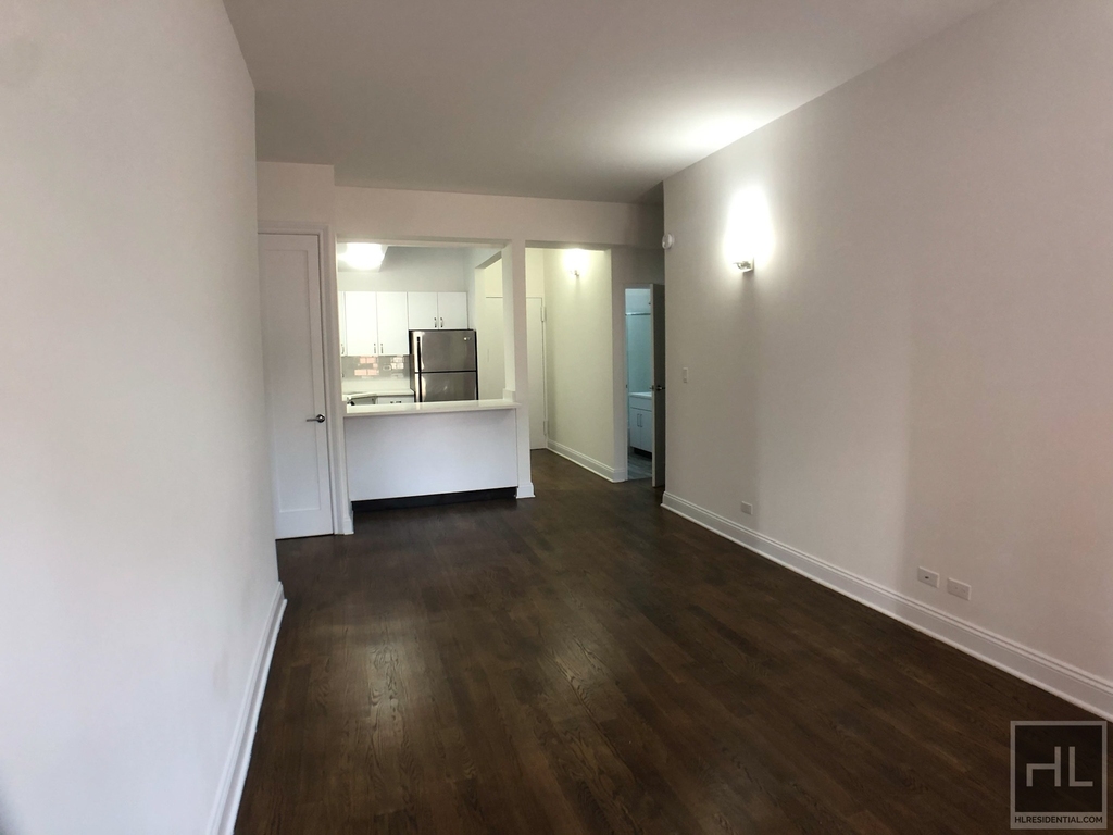 West 22 Street - Photo 2