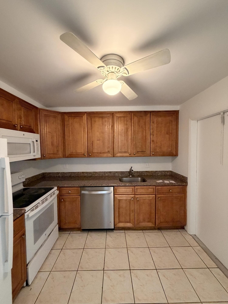 618 Nw 13th Street - Photo 2