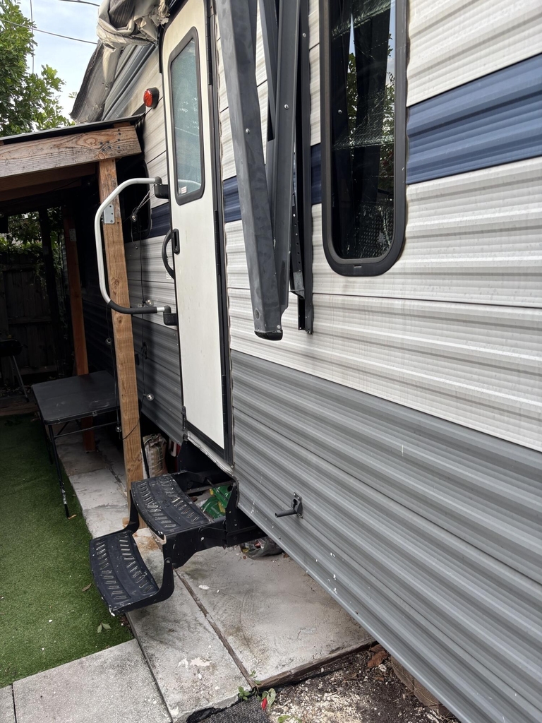 249 Ne 45th Street - Photo 1