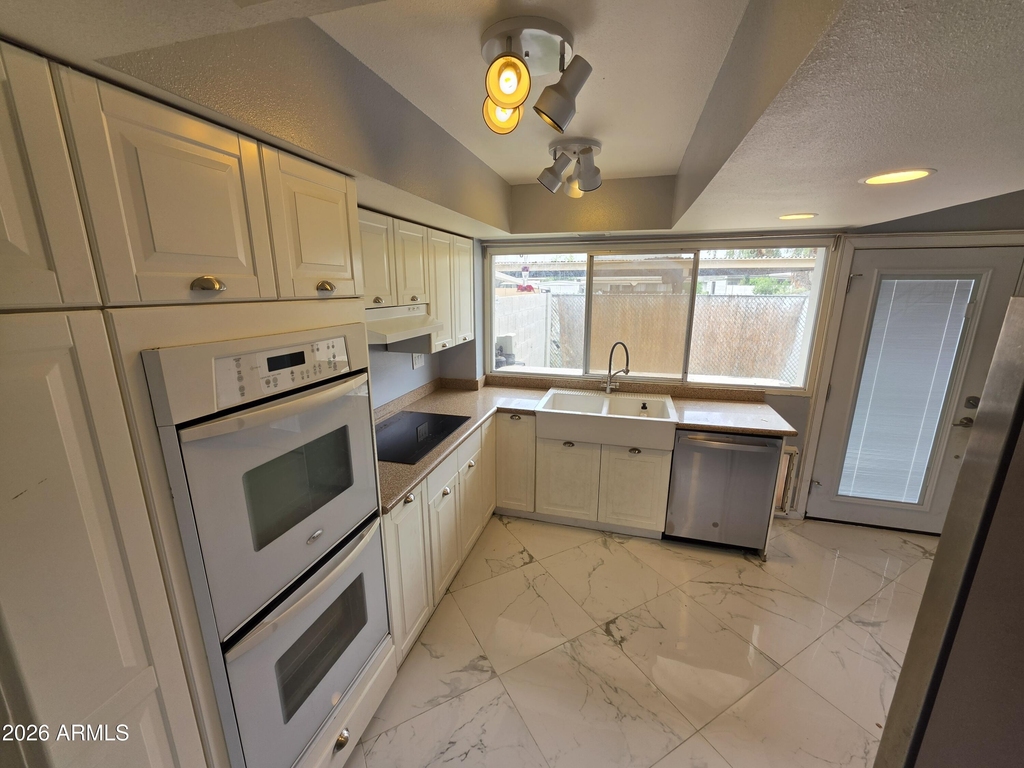8407 E Chaparral Road - Photo 3