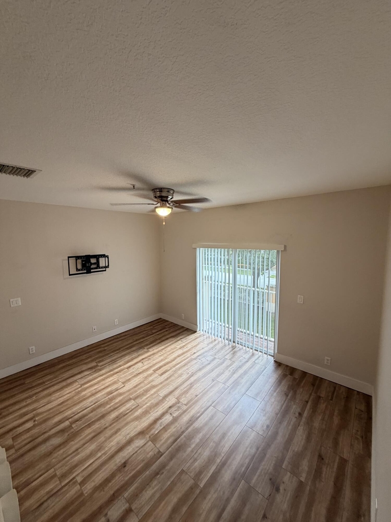 1851 Ne 5th Street - Photo 5