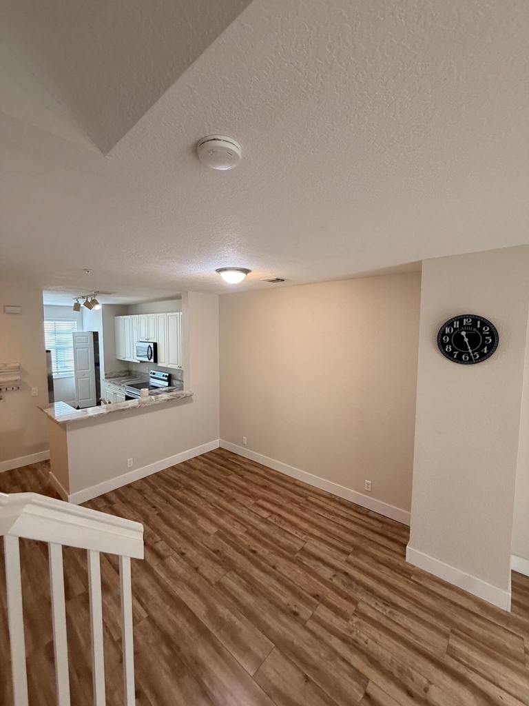1851 Ne 5th Street - Photo 3
