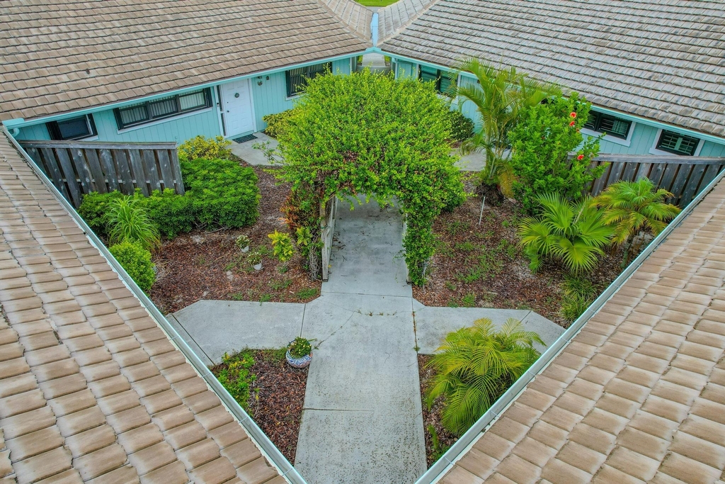 1127 E Seminole Avenue E - Photo 2