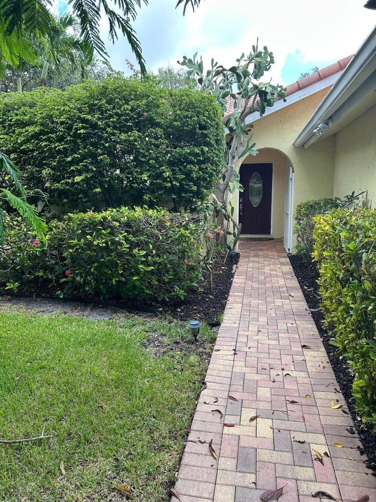 1330 Nw 22nd Avenue - Photo 3