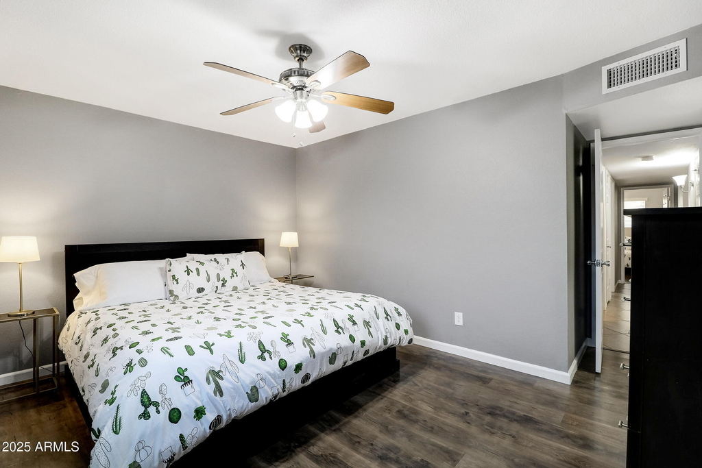 5803 S Kenwood Lane - Photo 6