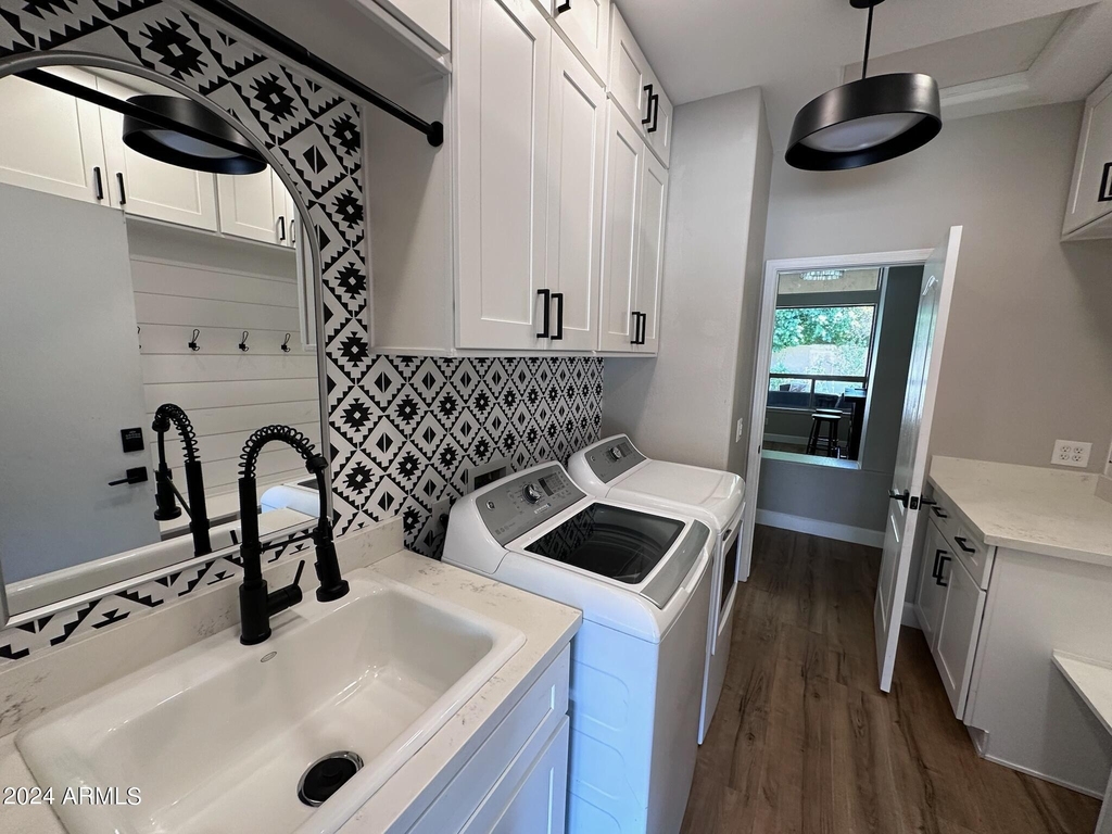 5228 E Bluefield Avenue - Photo 4