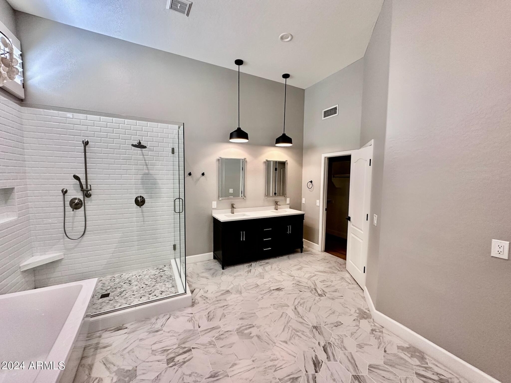 5228 E Bluefield Avenue - Photo 10