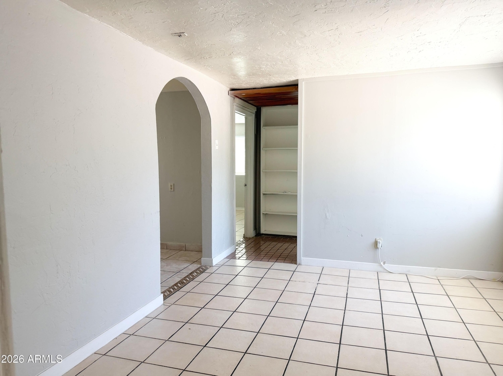 1125 E Devonshire Avenue - Photo 4