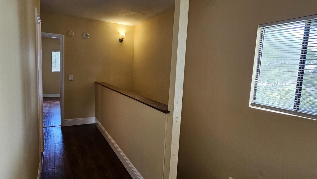 4621 Nw 88th Avenue - Photo 6