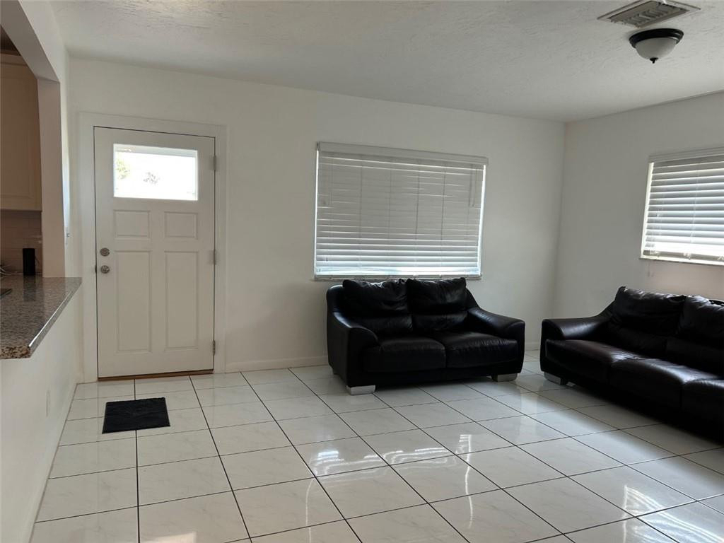 845 Nw 10th Avenue - Photo 8