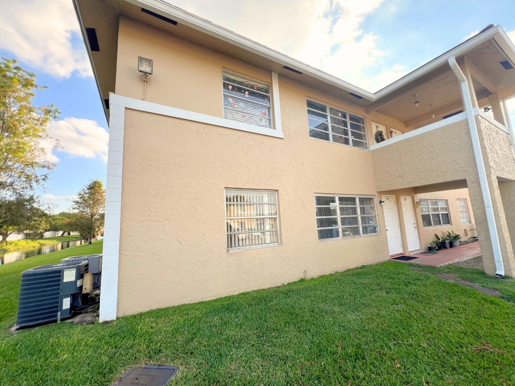 843 Twin Lakes Drive - Photo 8