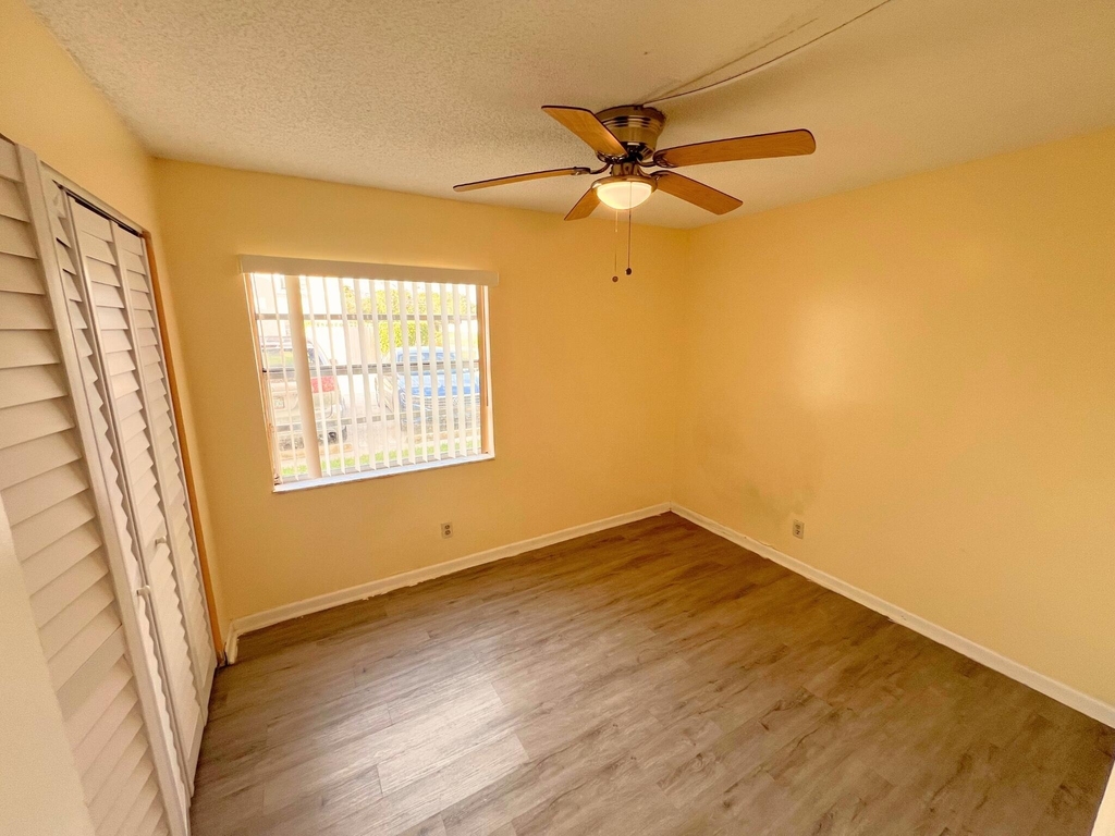 843 Twin Lakes Drive - Photo 16
