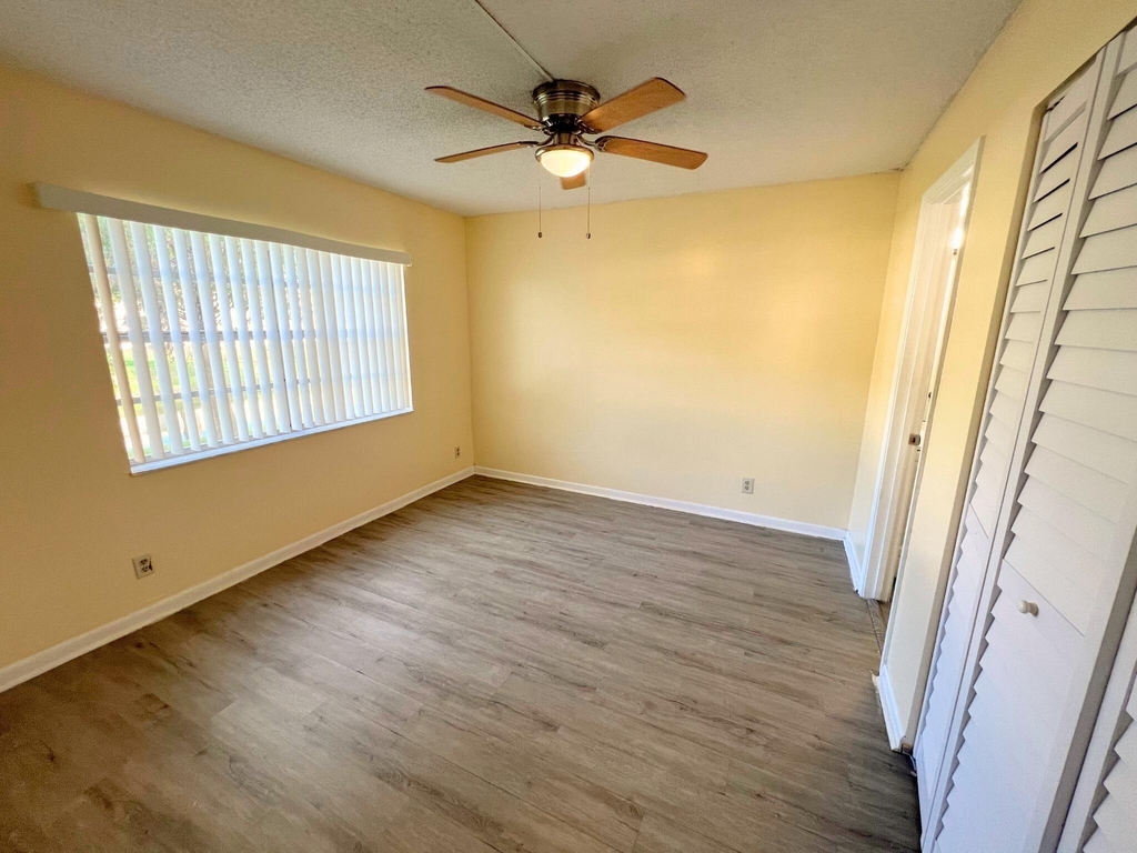 843 Twin Lakes Drive - Photo 6
