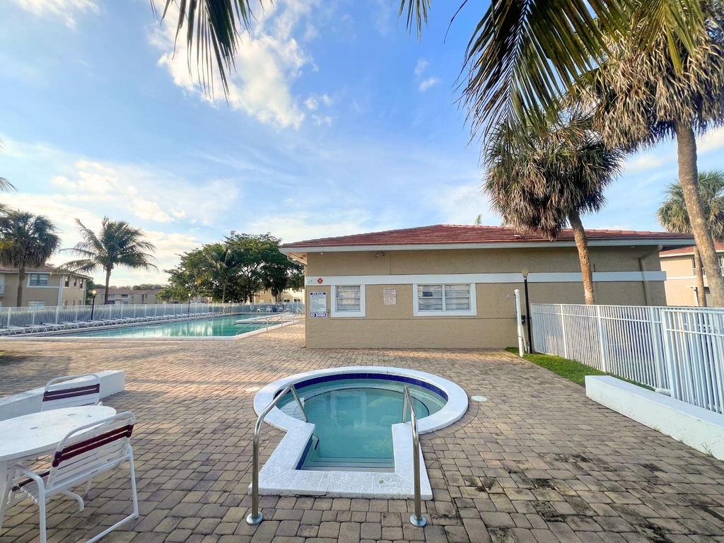 843 Twin Lakes Drive - Photo 11