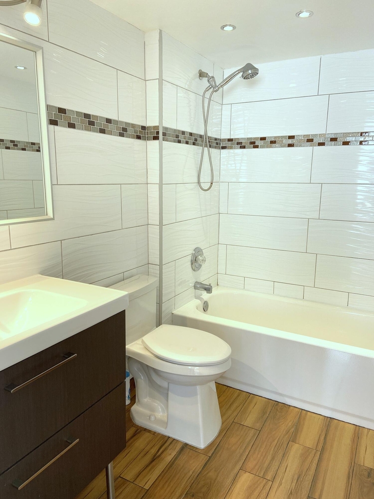 16546 Ne 26 Avenue - Photo 2