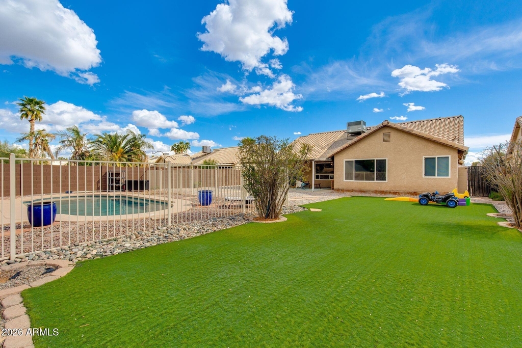 4250 E Encinas Avenue - Photo 37