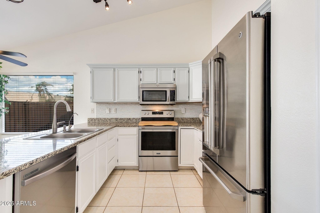 4250 E Encinas Avenue - Photo 11