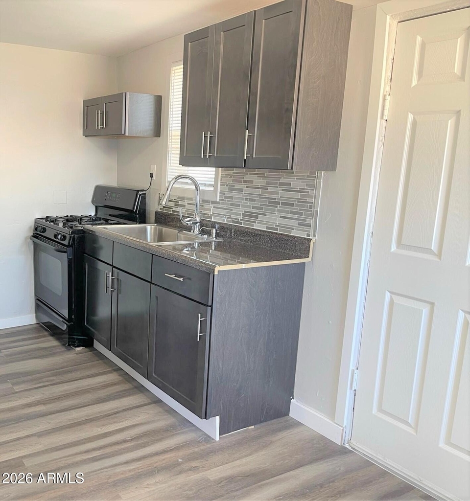 1125 E Devonshire Avenue - Photo 3