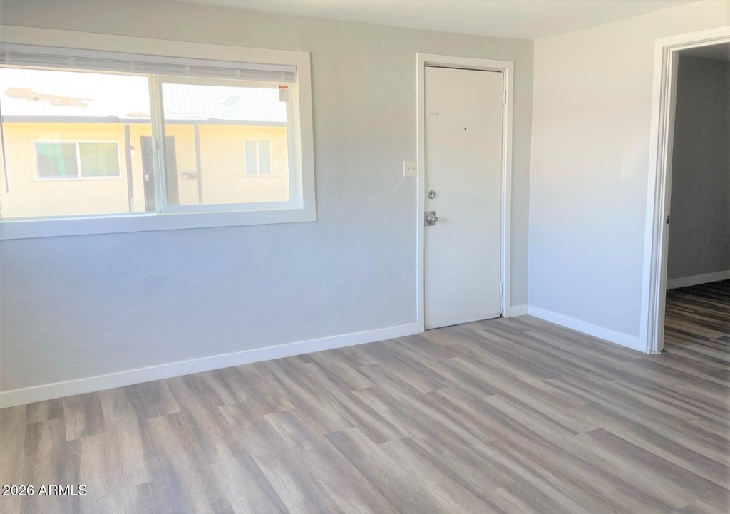 1125 E Devonshire Avenue - Photo 5
