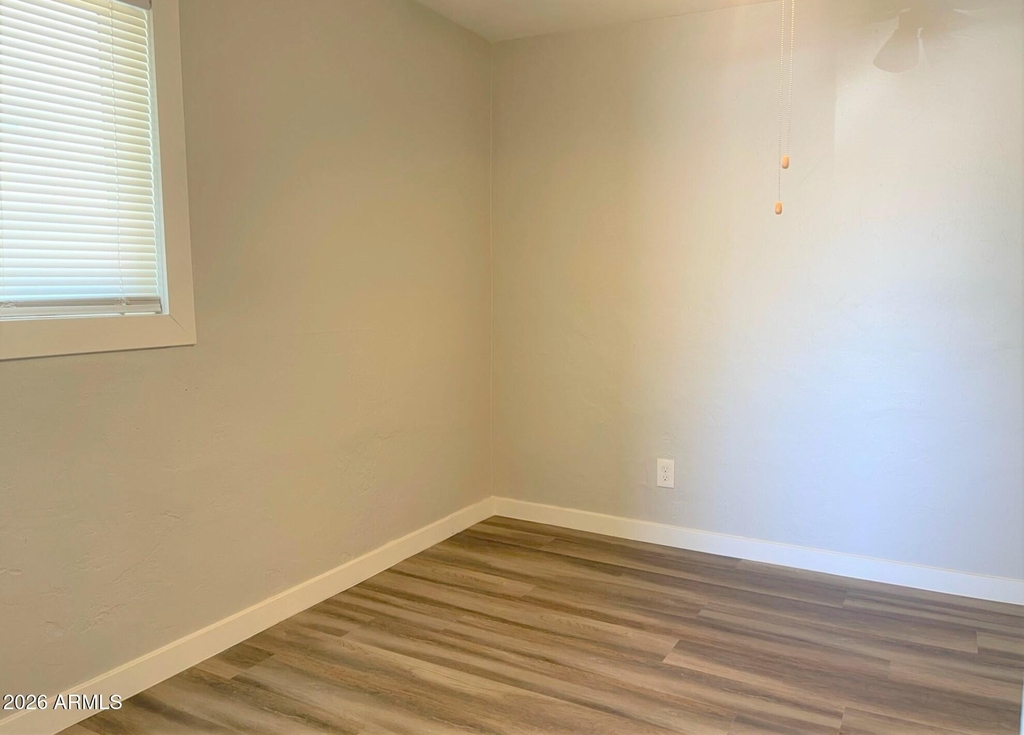 1125 E Devonshire Avenue - Photo 6