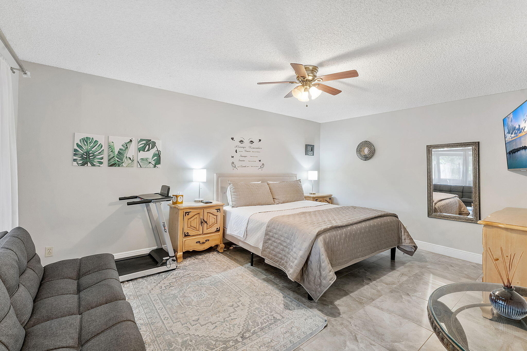 836 Nw 29th Avenue - Photo 3
