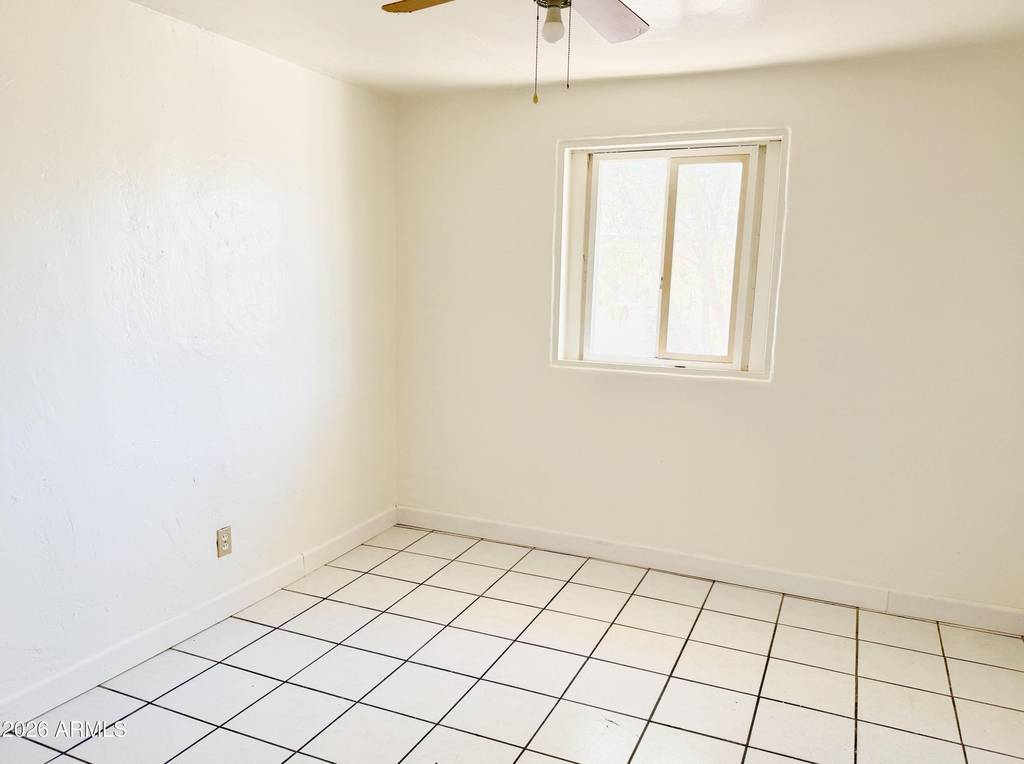 1125 E Devonshire Avenue - Photo 6