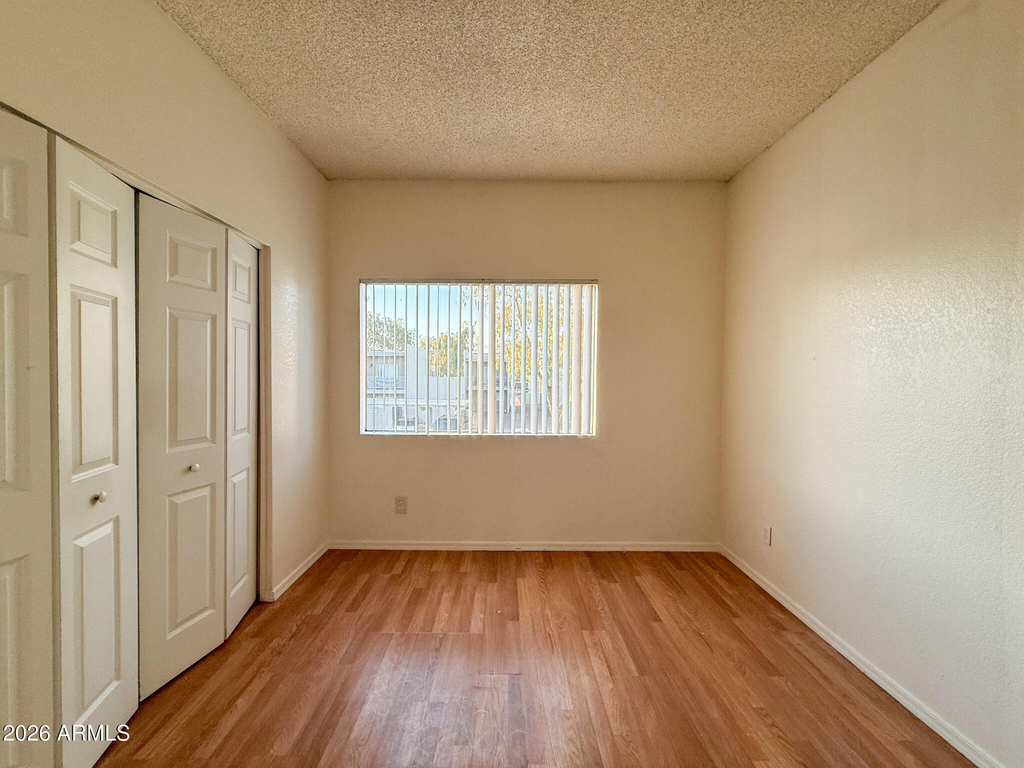 2833 E Kathleen Road - Photo 8