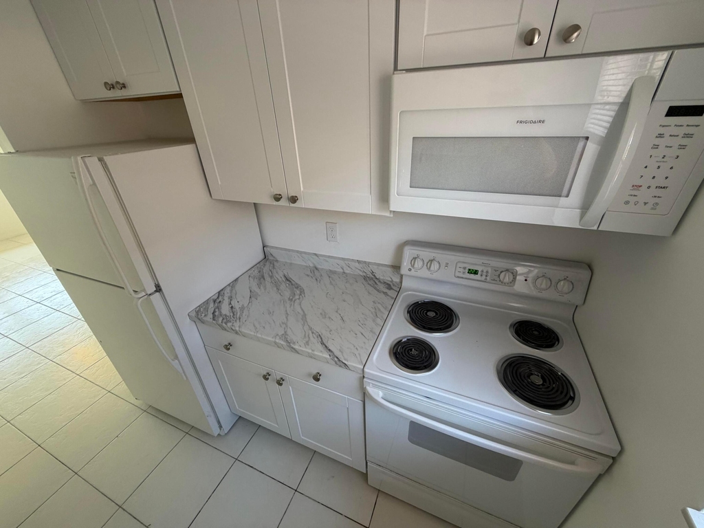650 Sw 2nd Avenue - Photo 19