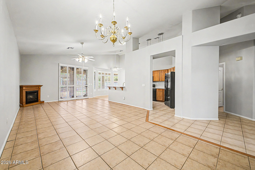 13778 W Vernon Avenue - Photo 4