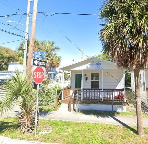641 6th Street - Photo 15