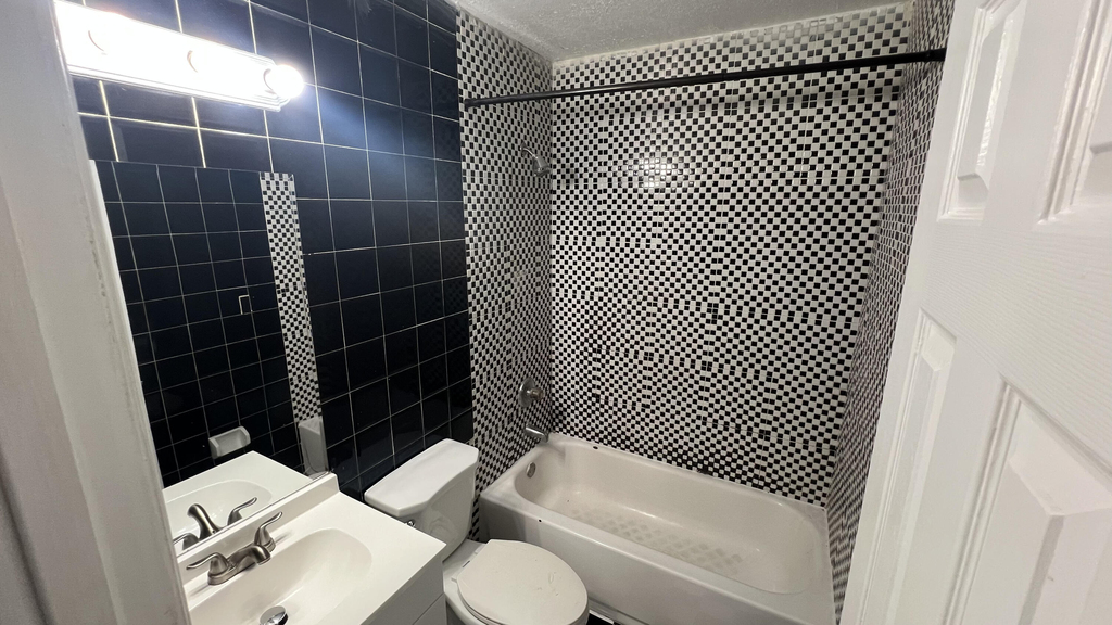 2421 Nw 8th Place - Photo 7