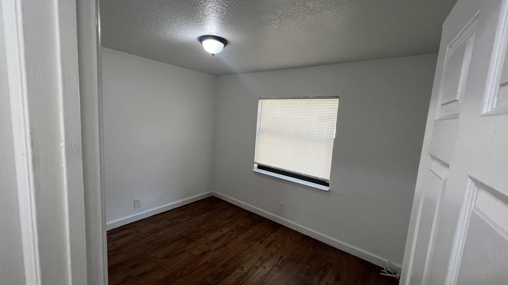 2421 Nw 8th Place - Photo 12