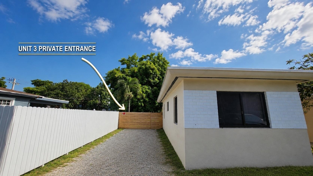 6220 Sw 27th Street - Photo 0