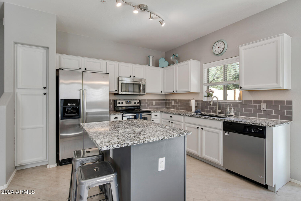 2250 E Deer Valley Road - Photo 4