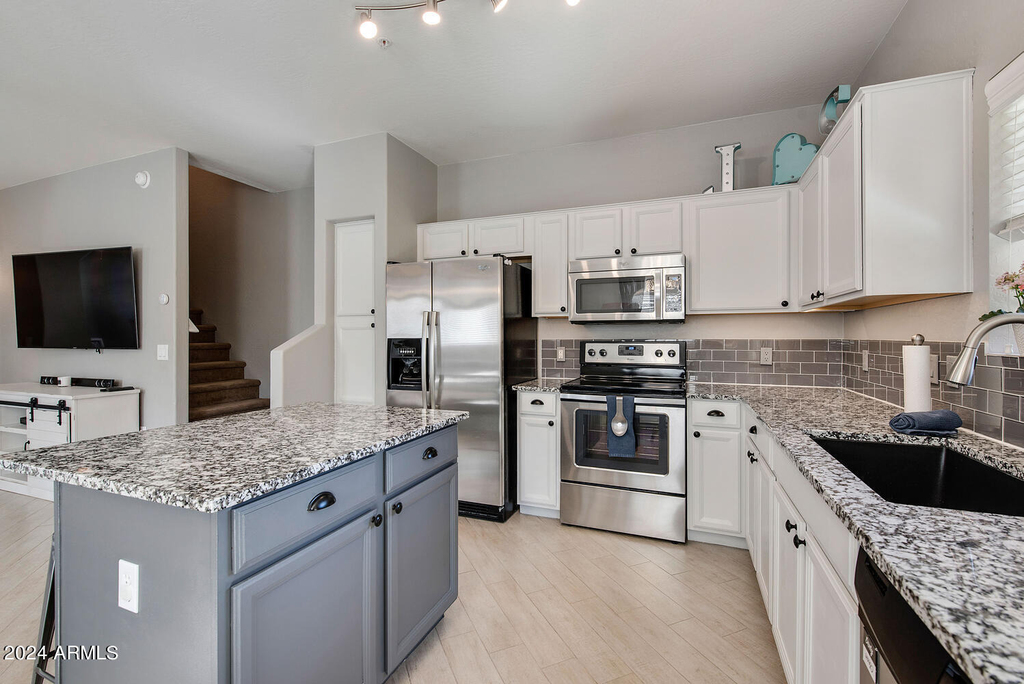 2250 E Deer Valley Road - Photo 6
