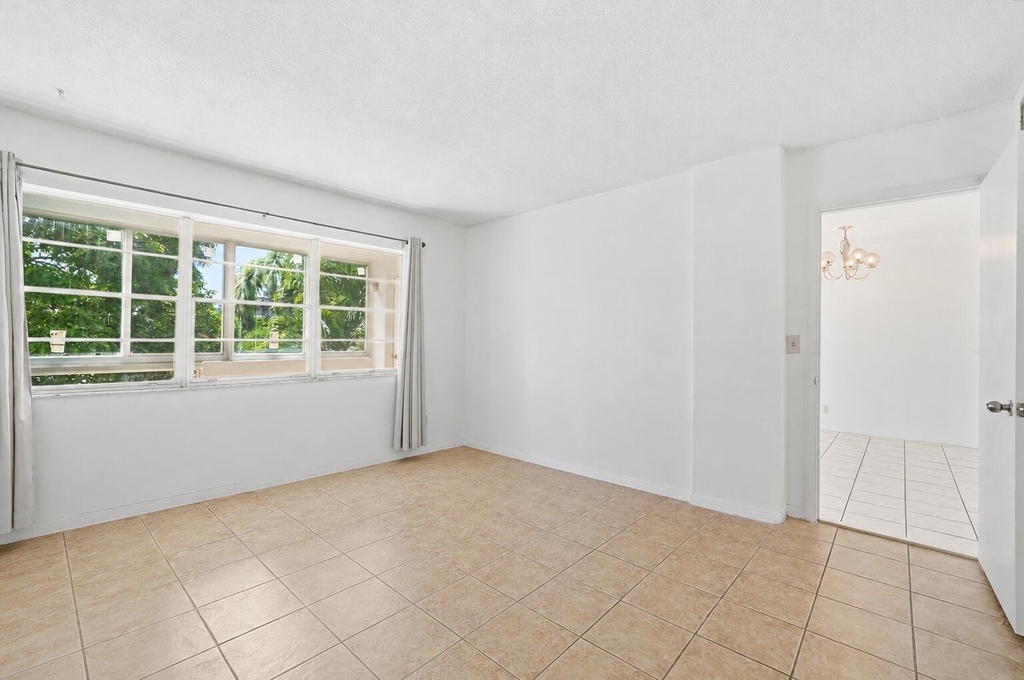 1333 E Hallandale Beach Boulevard - Photo 7