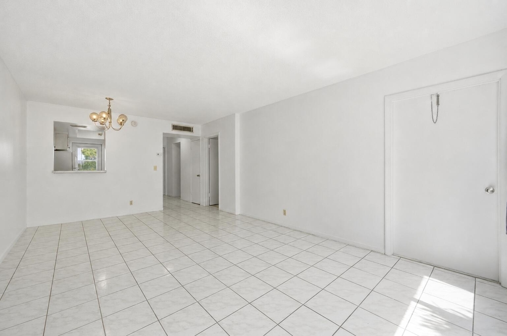 1333 E Hallandale Beach Boulevard - Photo 4