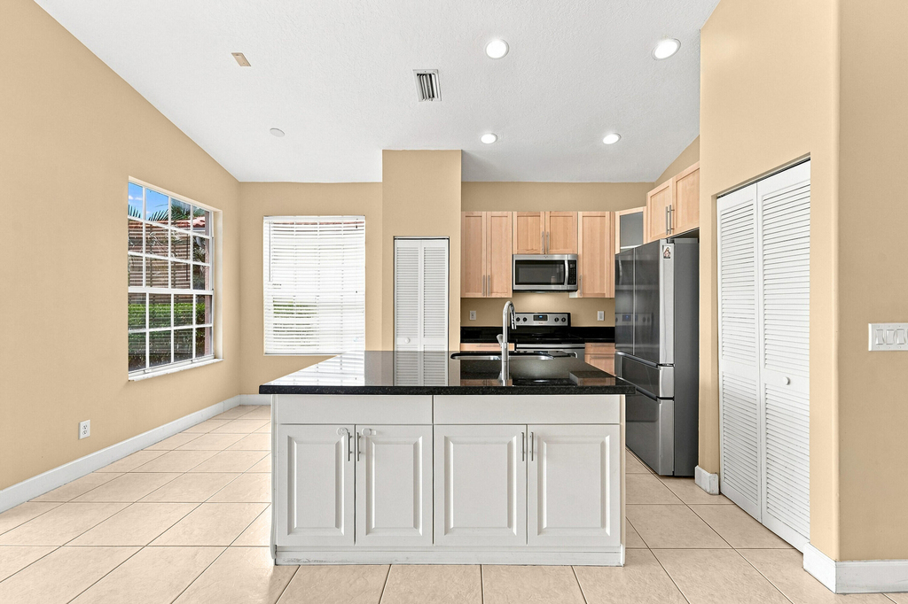 12376 Nw 53rd Street - Photo 5