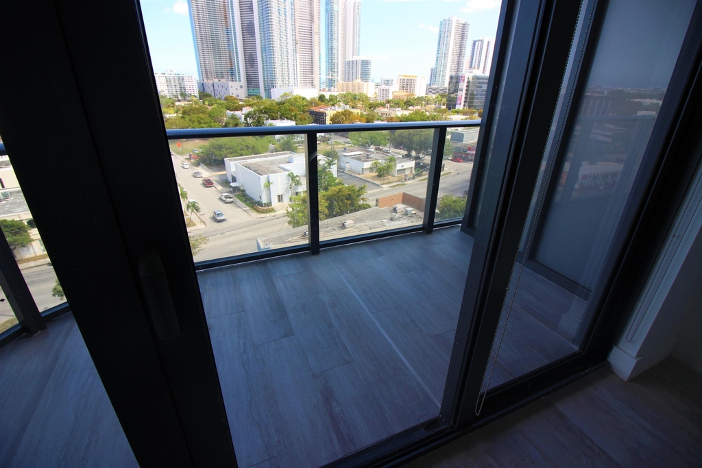 121 Ne 34th Street - Photo 23