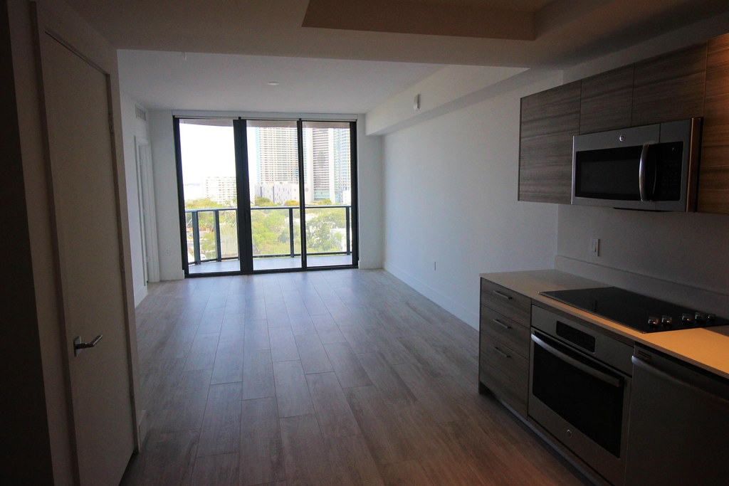 121 Ne 34th Street - Photo 17