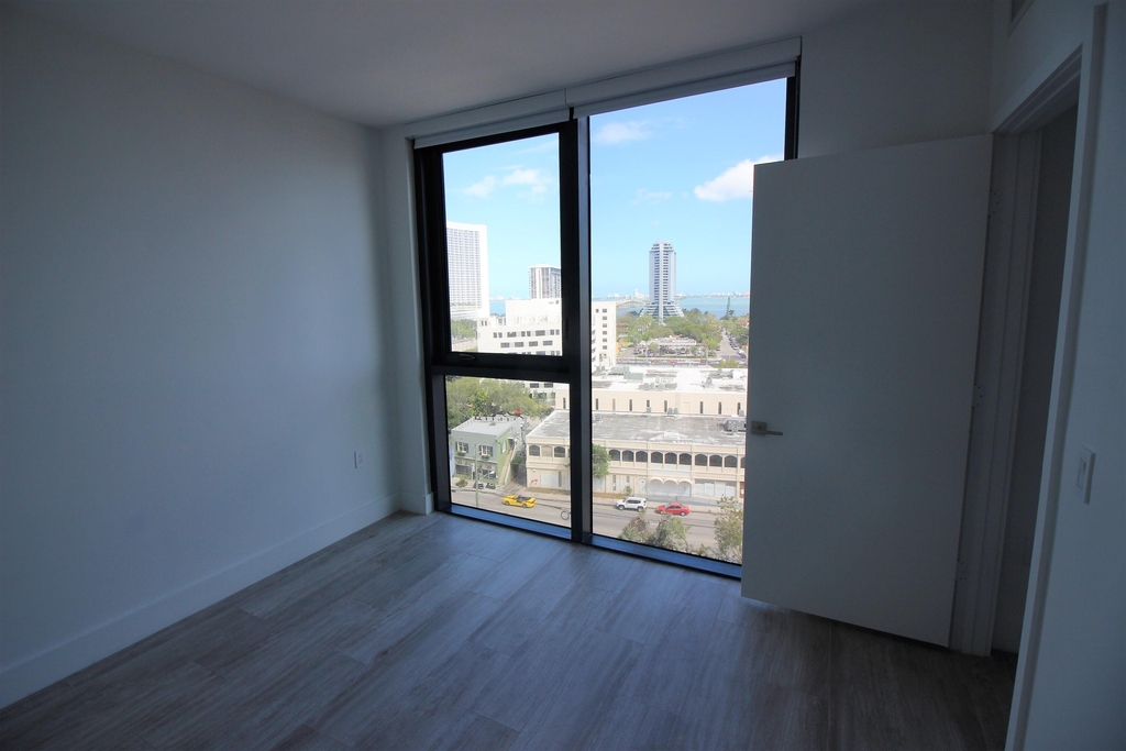 121 Ne 34th Street - Photo 25