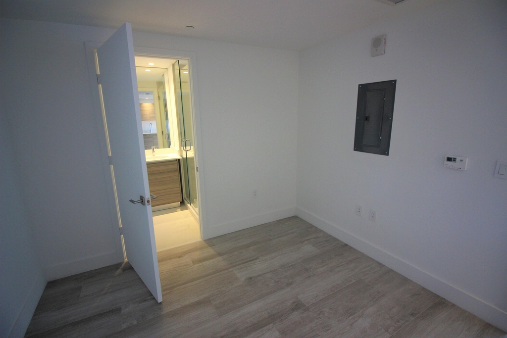 121 Ne 34th Street - Photo 16
