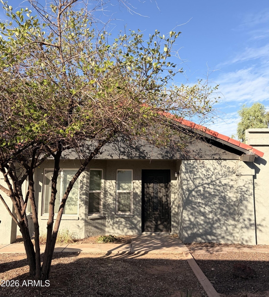 1139 W Laredo Street - Photo 1
